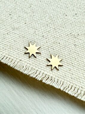 14k Gold Filled Sunburst Celestial Star Stud Earrings Starbust Earrings
